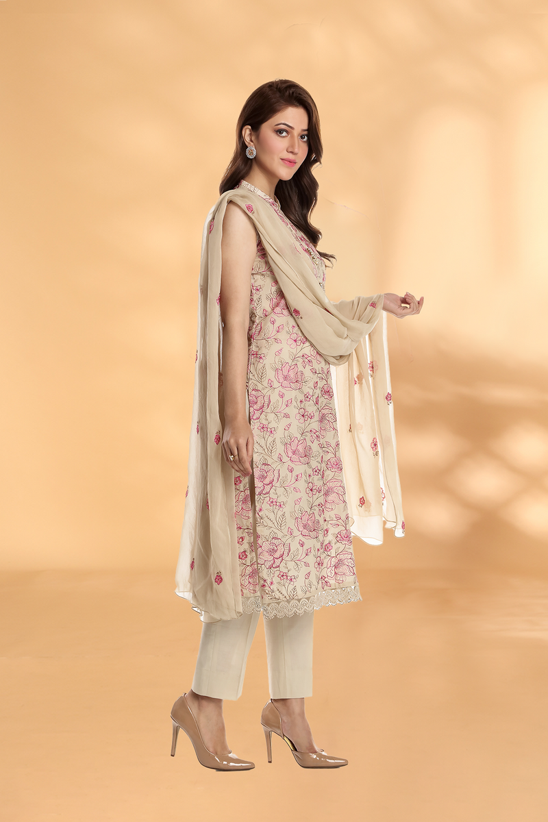 EMBROIDERED  LAWN 3 PCS (UNSTITCHED)