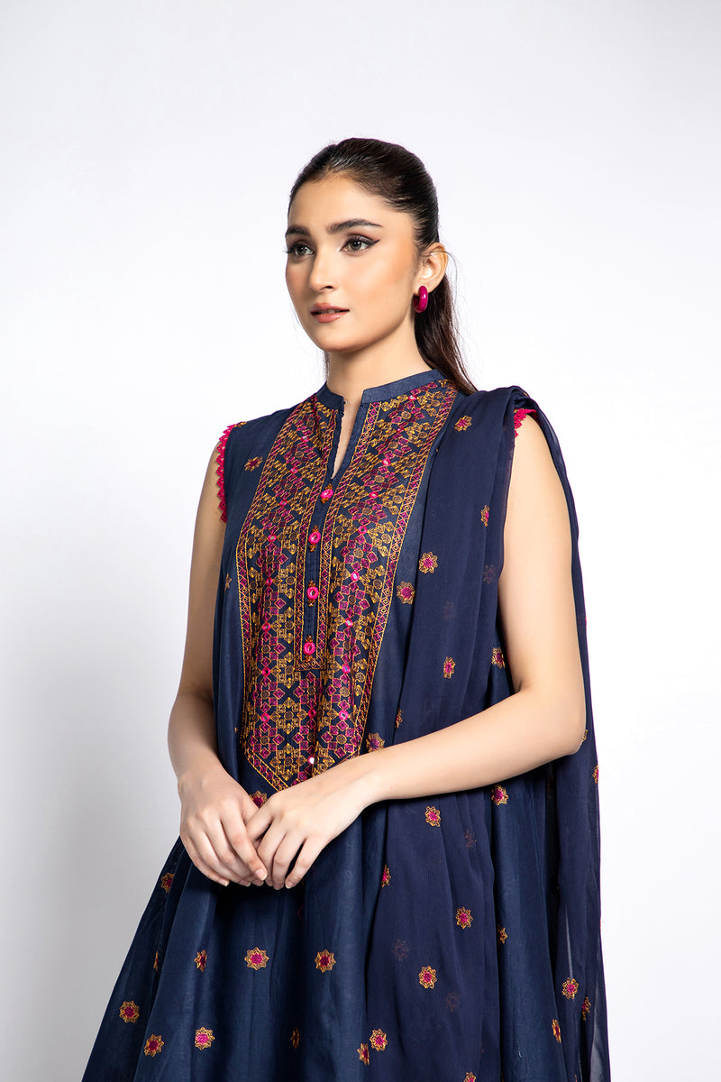 EMBROIDERED LAWN 3 PCS (UNSTITCHED)