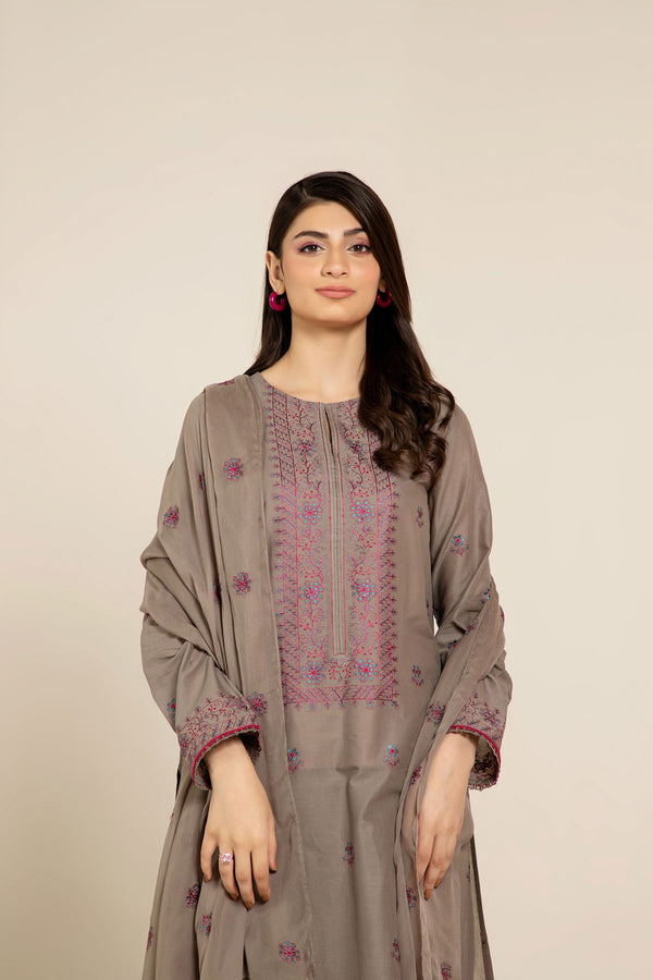 EMBROIDERED LAWN 3 PCS (UNSTITCHED)