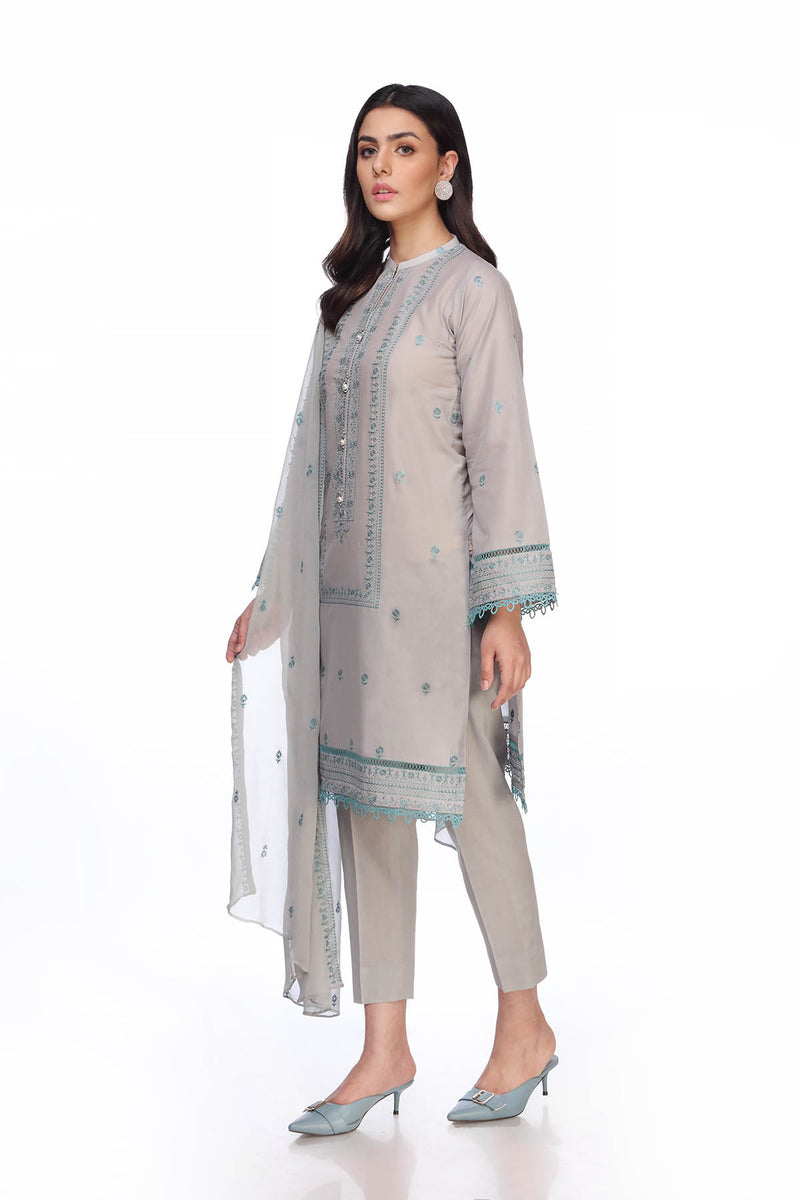 EMBROIDERED  LAWN 3 PCS