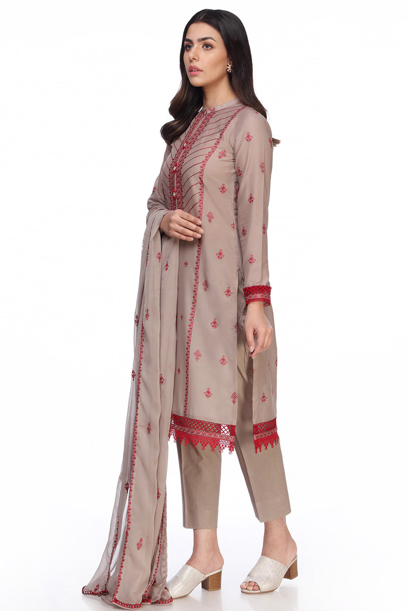 EMBROIDERED  LAWN 3 PCS