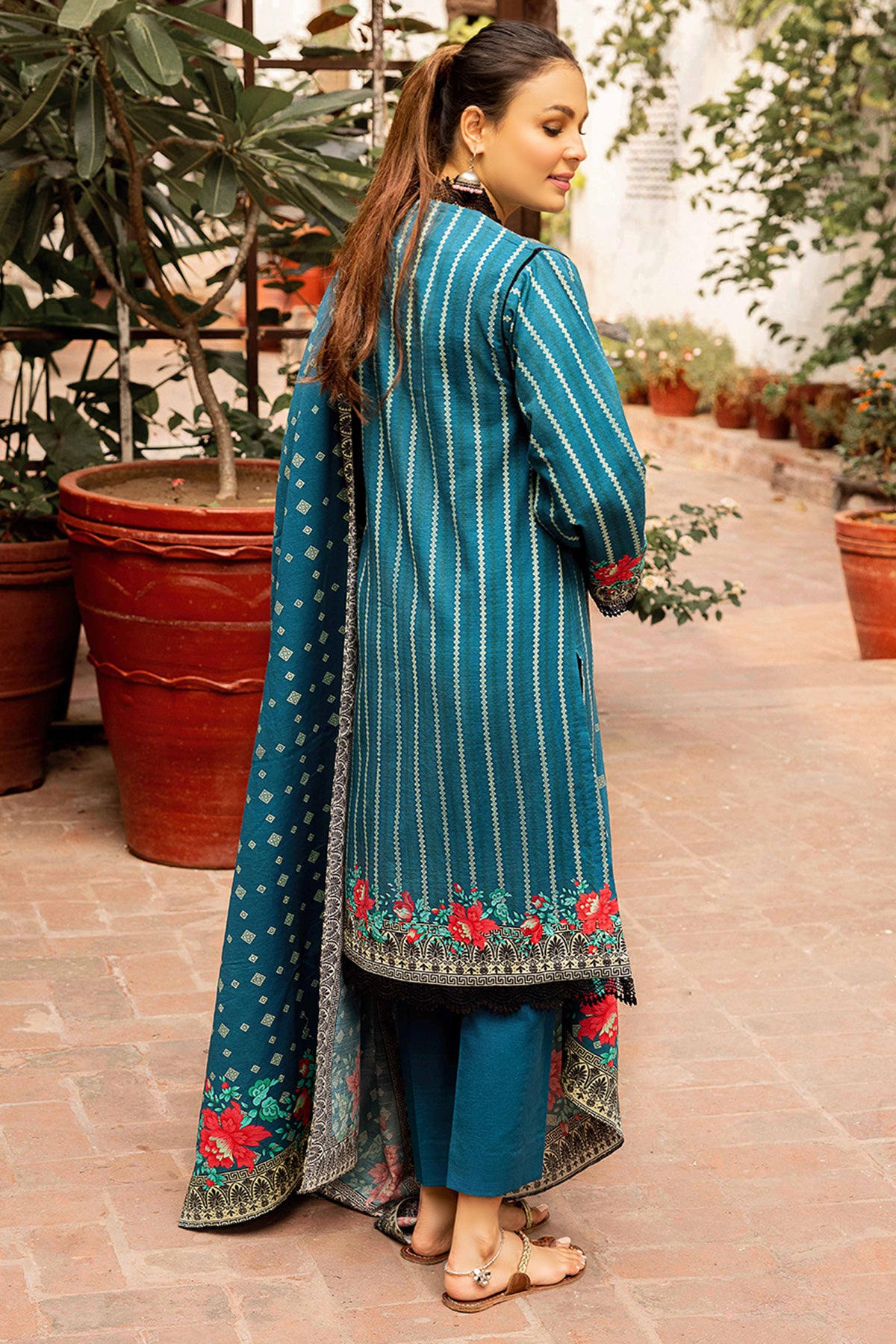 Printed Khaddar Dress | The Fabric Store – The Fabric Store Pakistan