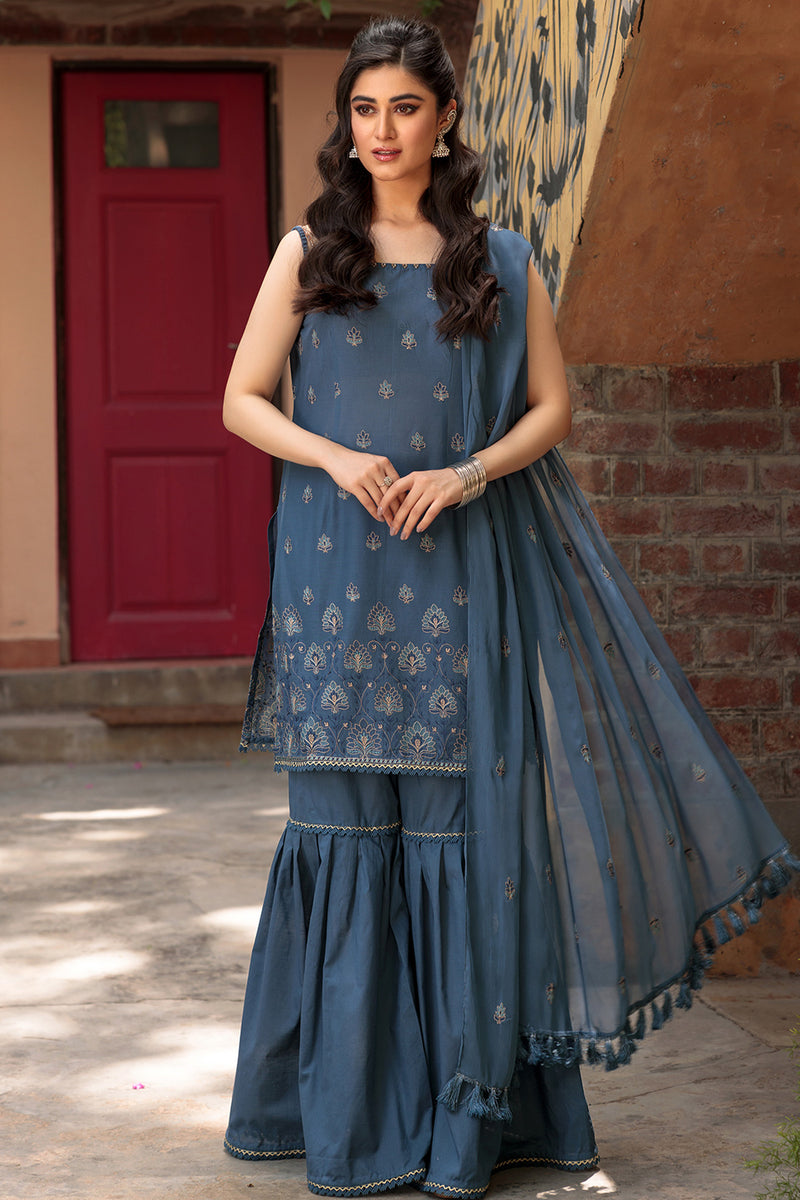 EMBROIDERED  LAWN 3 PCS